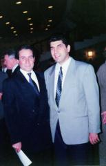 Με τον καθηγητή επανορθωτικής μικροχειρουργικής Tomaz Nassif . 1990 