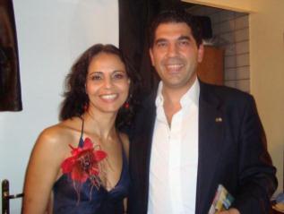 Με την Βραζιλιάνα τραγουδίστρια Barbara Mendes
