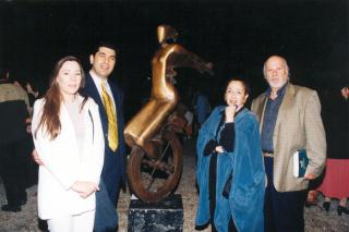 Στο άγαλμα της Εποχουμένης, 2002